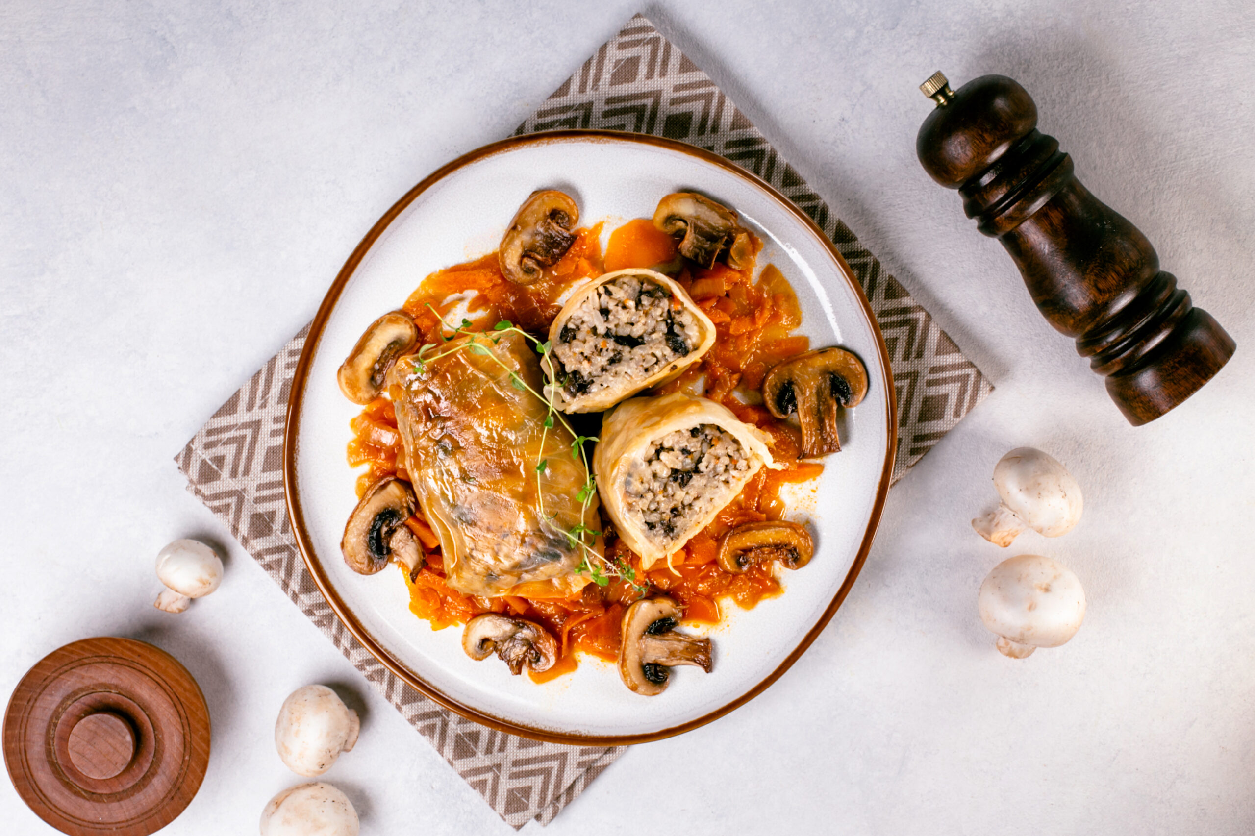 Cabbage rolls with mushrooms