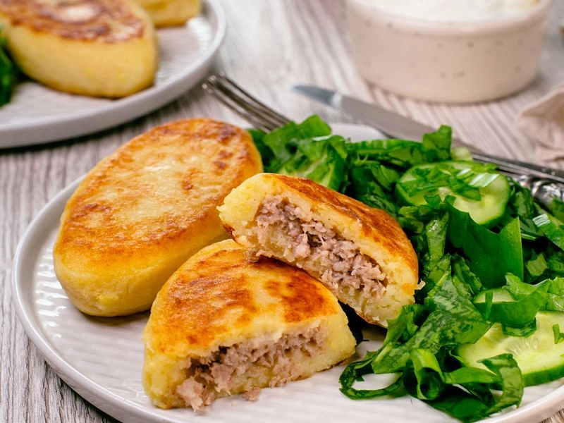 Potato roulades with meat